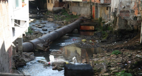Saneamento básico no Brasil: financeirização, mercantilização e perspectivas de resistência