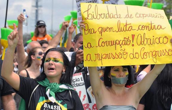 Manifestações? Uma pauta para a redemocratização
