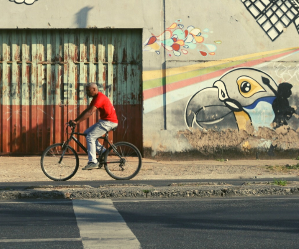 Quanto menor a renda, maior a distância entre a população e as ciclovias